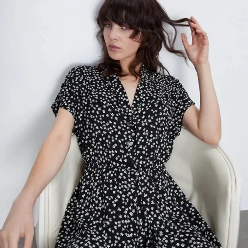 🖤 Zara Black Floral Print Flowy Short Jumpsuit/Romper